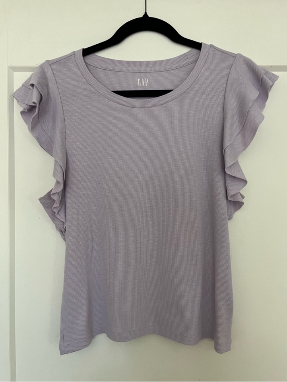 Gap flutter sleeve top size medium